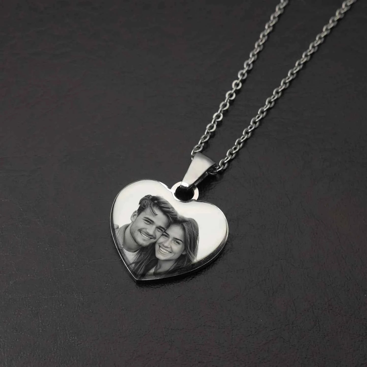 Personalized Heart Necklace Engraved Photo Necklace Customized Heart Pendant Chain Necklace Jewelry Gift