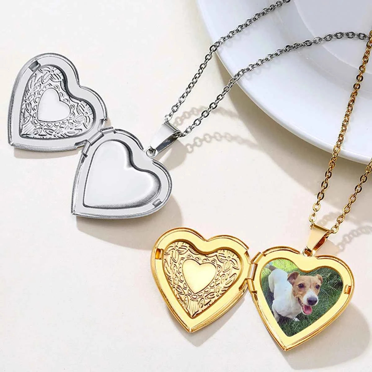 Personalized Customizable Photo Locket Necklace For Women Laser Engraved Love Heart Pendant Gift for Couples/Family