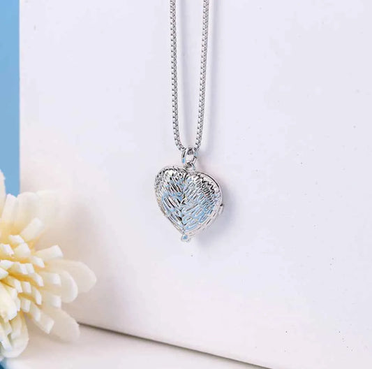 Custom Creative Photo Engraved Heart Wings Necklace