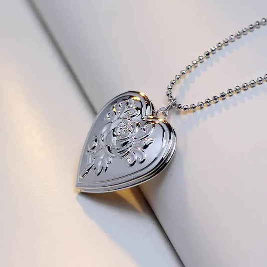 Heart Pendant Necklace with Vintage Rose Photo Box